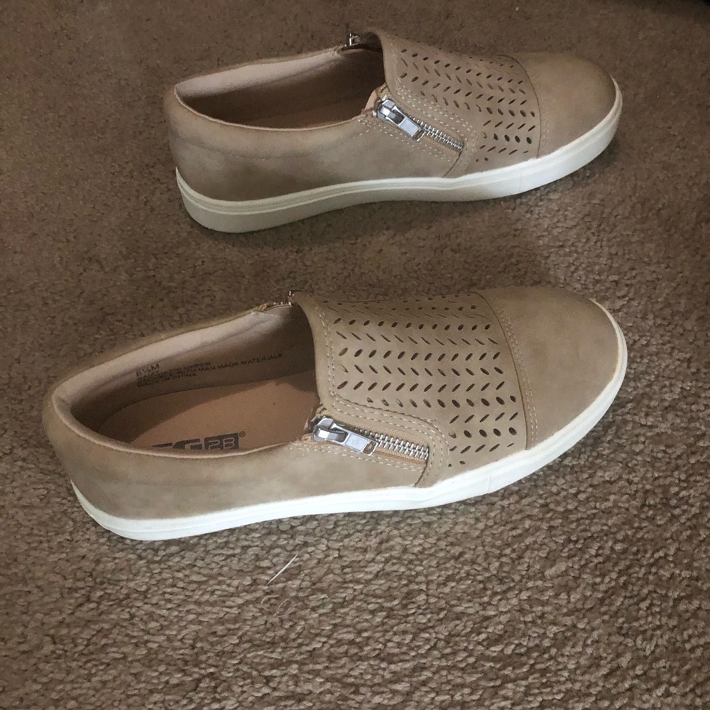 Women’s shoes